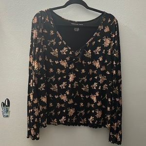 American Eagle soft and sexy long sleeve floral shirt